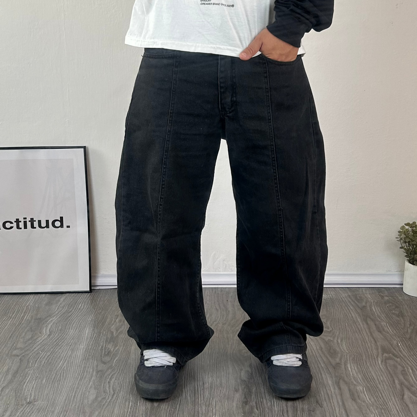 Jean Baggy Lines